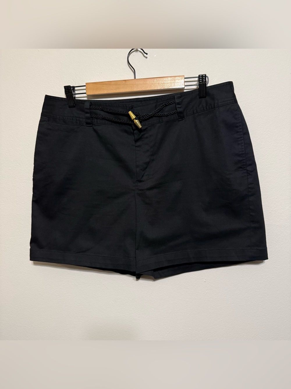 Lauren Ralph Lauren Black Shorts Women 14P Gold Hook Rope Closure Detail